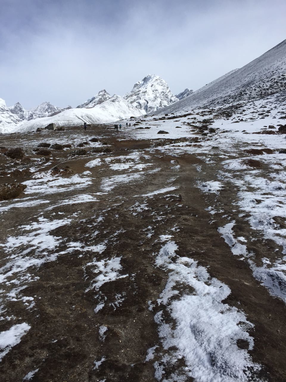 Photo of This Power Couple from Kashipur Just Trekked to Everest Base Camp Despite Being in Their 50s! 3/5 by Saumiabee