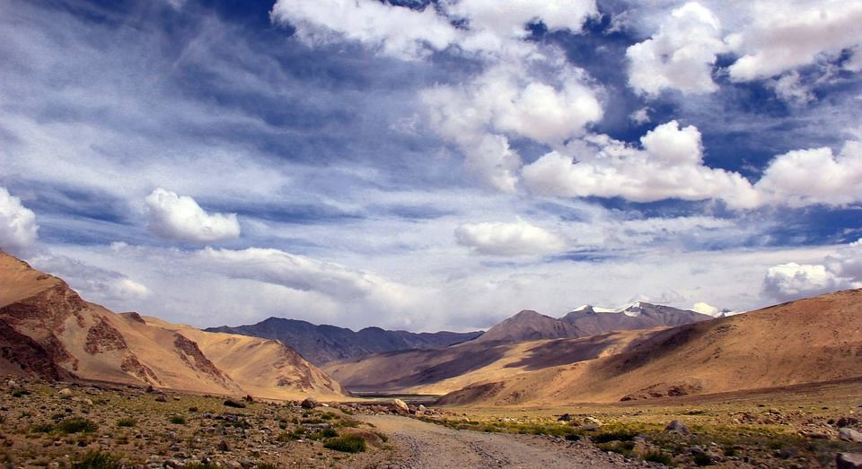 Photo of Explore The Unseen Beauty of Leh On this Off-beat Likir to Tingmosgang Trek 3/3 by Saumiabee