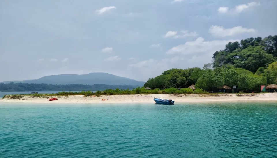 Photo of Jolly Buoy Beach, India by Saumiabee