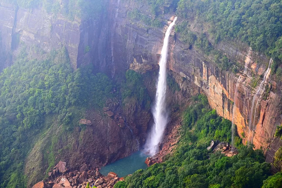 Photo of NohKaLikai Falls, Meghalaya by Saumiabee