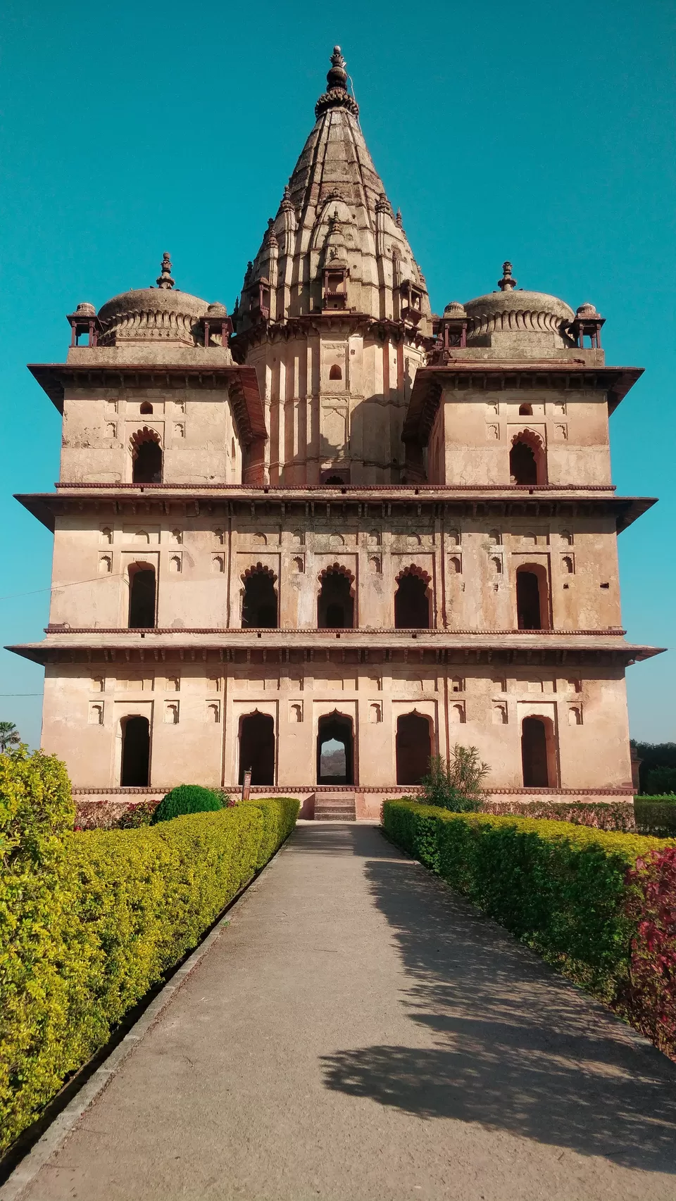 Photo of The Royal Chhatris, Orchha, Madhya Pradesh, India by Saumiabee