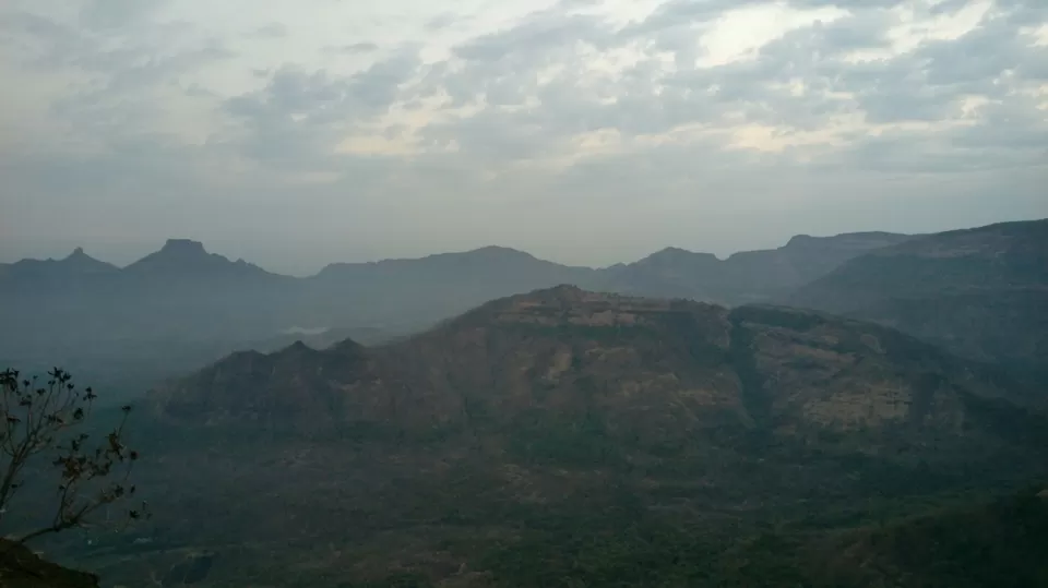Photo of Kalavantin Durg, Machiprabal, Maharashtra, India by Hardik Shanbag