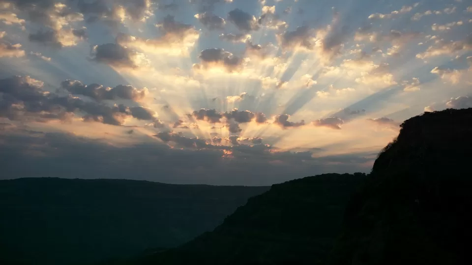Photo of Kalavantin Durg, Machiprabal, Maharashtra, India by Hardik Shanbag