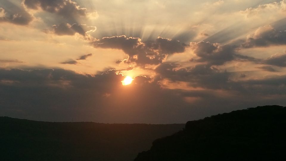 Photo of Kalavantin Durg, Machiprabal, Maharashtra, India by Hardik Shanbag