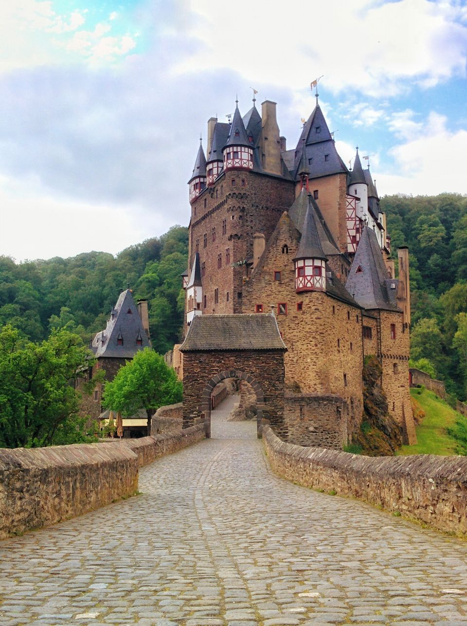 Photo of Eltz Castle, Wierschem, Germany by Pranav Harish