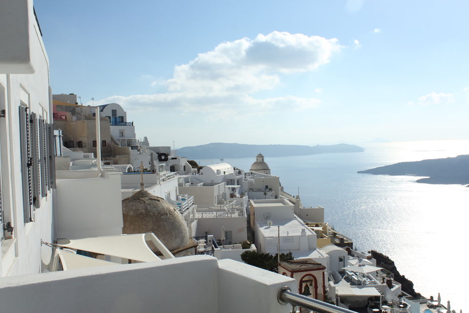 Photo of A guide to splurging in Santorini 2/2 by TheVeggieWanderers