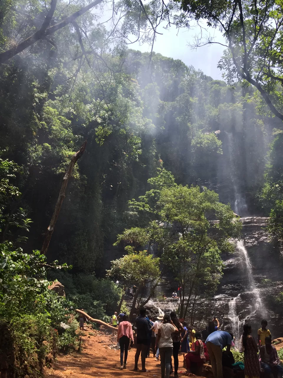 Photo of Jhari Waterfall, Thippanahalli Estate Road, Inam Dattathreya Peeta, Karnataka, India by Maitreyee