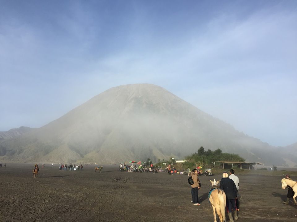 Photo of Weekend getaway to Surabaya, Mount Bromo - Indonesia 4/5 by Mariya Nalawala