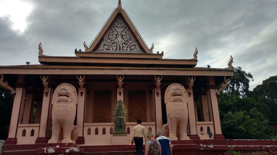 Photo of Wat Phnom, Phnom Penh, Cambodia by Mariya Nalawala