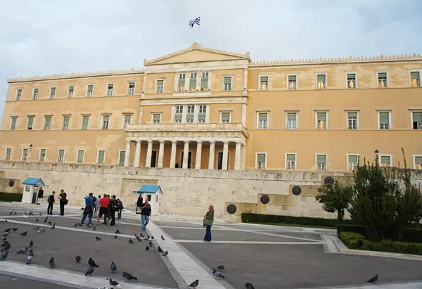 Photo of Greek Parliament, Athens, Kentrikos Tomeas Athinon, Greece by Julie