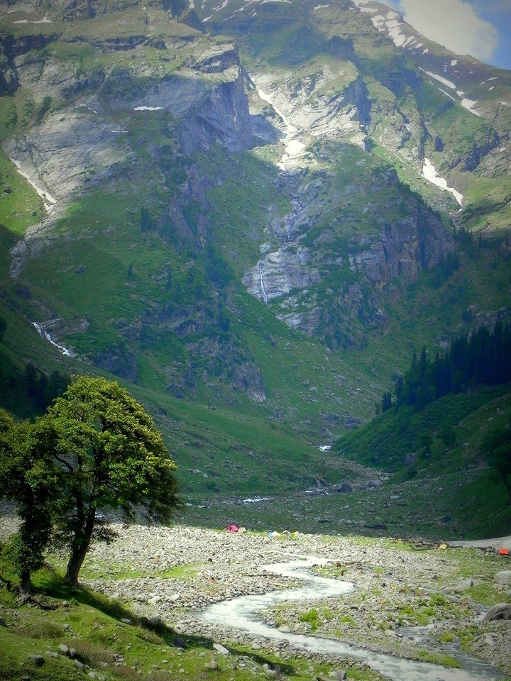 Photo of Why a moderate-level trek in the monsoons promises you a once-in-a-lifetime view of the Himalayas 19/19 by Shashi Priya