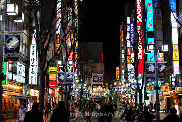 Photo of Shinjuku, Tokyo, Japan by Junior Hogan