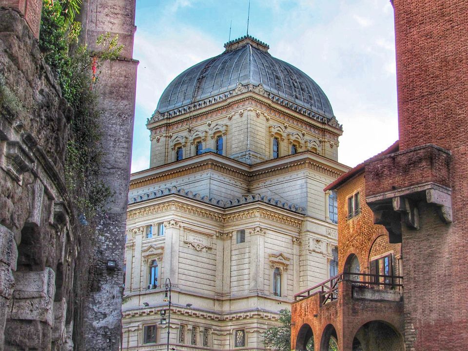 Photo of Rome, a non-touristic point of view by CLARA on the road