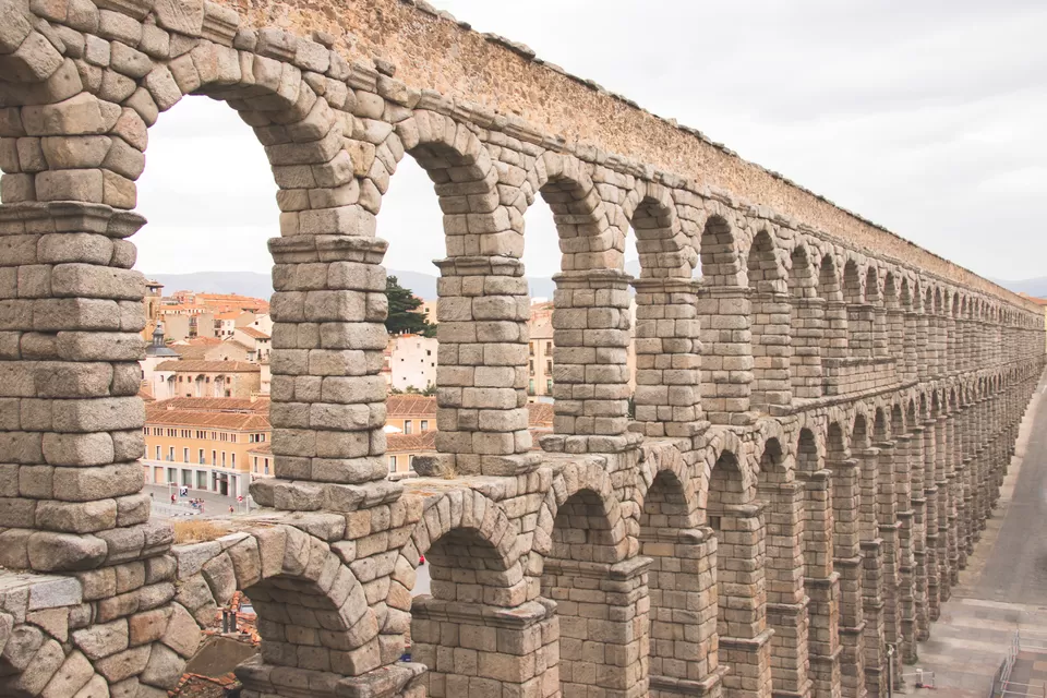 Photo of Everything You Need to Know About a Day Trip to Segovia by Sending Postcards Home