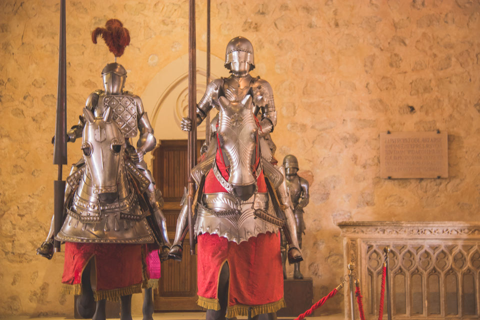 Photo of Everything You Need to Know About a Day Trip to Segovia by Sending Postcards Home