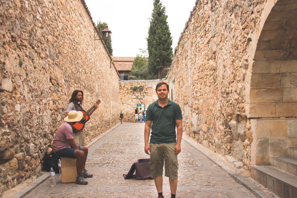 Photo of Everything You Need to Know About a Day Trip to Segovia by Sending Postcards Home