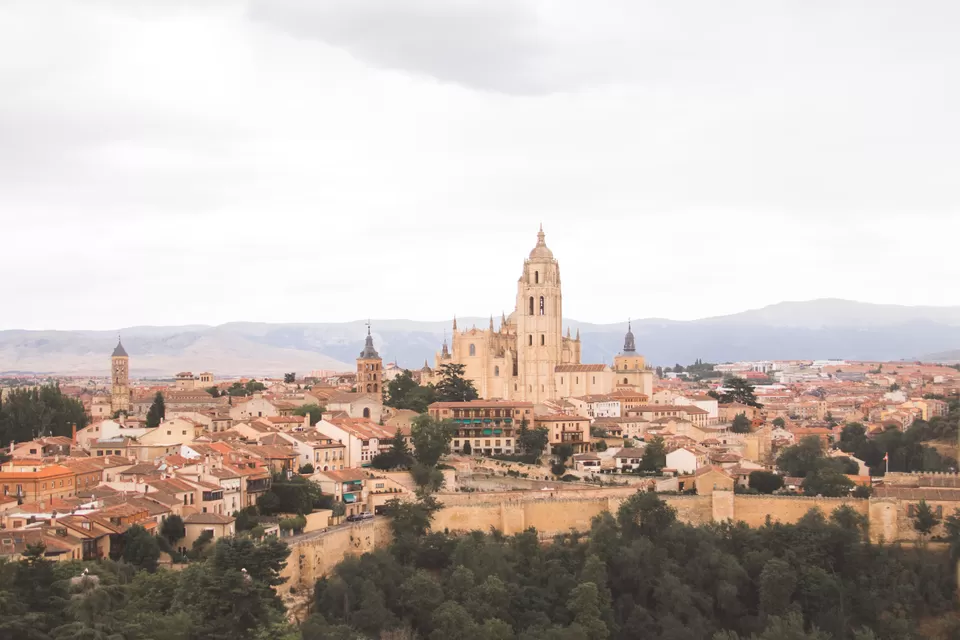 Photo of Everything You Need to Know About a Day Trip to Segovia by Sending Postcards Home