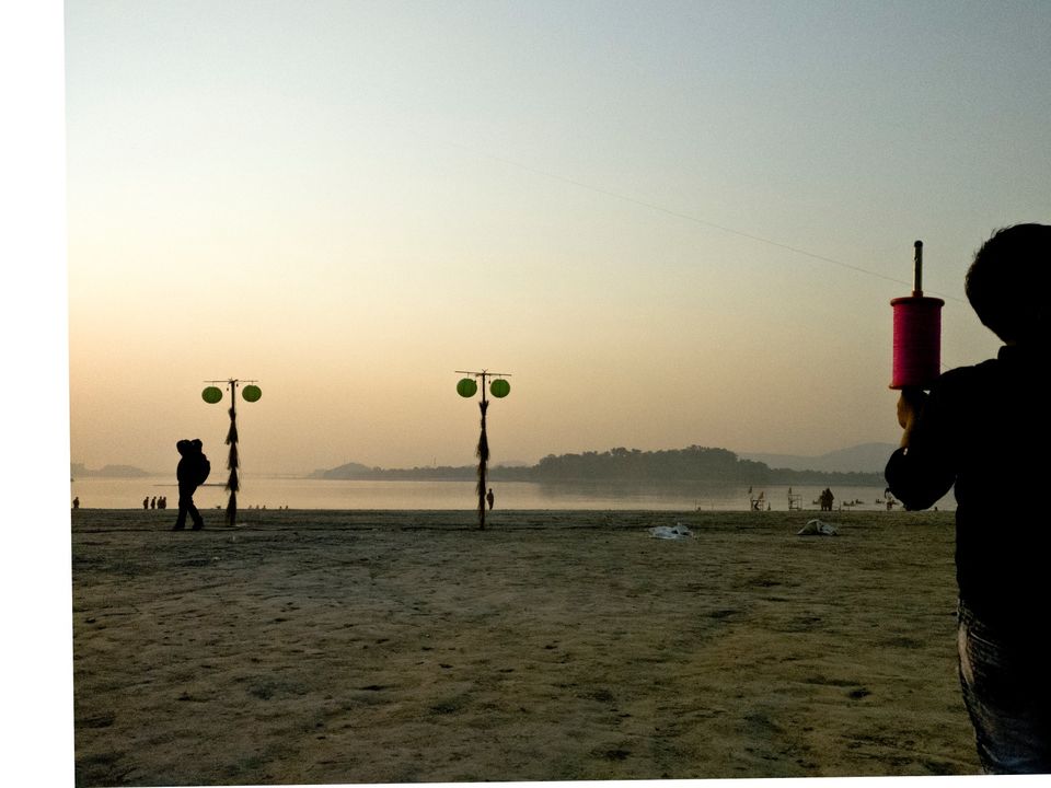 Photo of Visiting the Brahmaputra River & Kite Festival 2/3 by Deepak Kamat