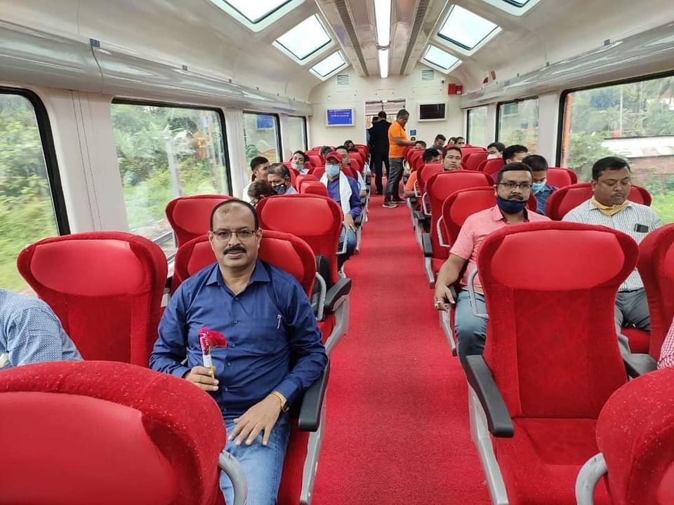 Photo of Enjoy The Dense Forests & Lush Greeneries Of Dooars From Vistadome Coach 5/5 by Bongyatri - Sourav and Anindita