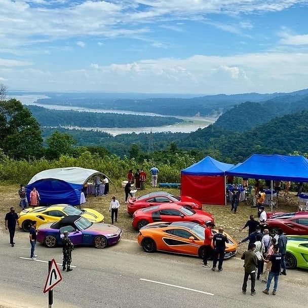 Photo of First time in Arunachal Pradesh : Supercars Speed Past Highway by Bongyatri - Sourav and Anindita