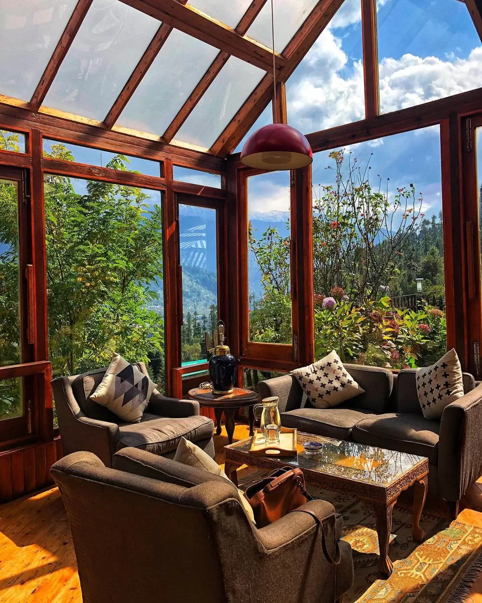 Photo of At This Luxury Cottage In Manali, Snow Peaks Come Down to Kiss You Whilst You Lounge in Your Room! by Bongyatri - Sourav and Anindita