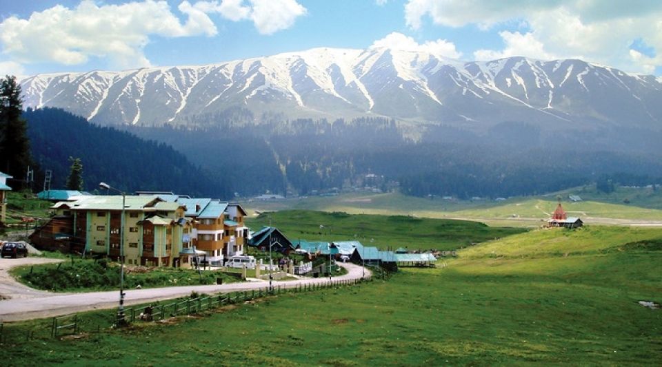 Photo of Gulmarg : Where diazepam runs in the air by Saloni G