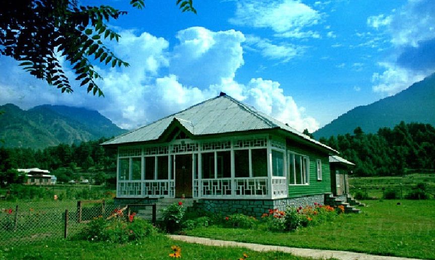 Photo of Gulmarg : Where diazepam runs in the air by Saloni Goyal