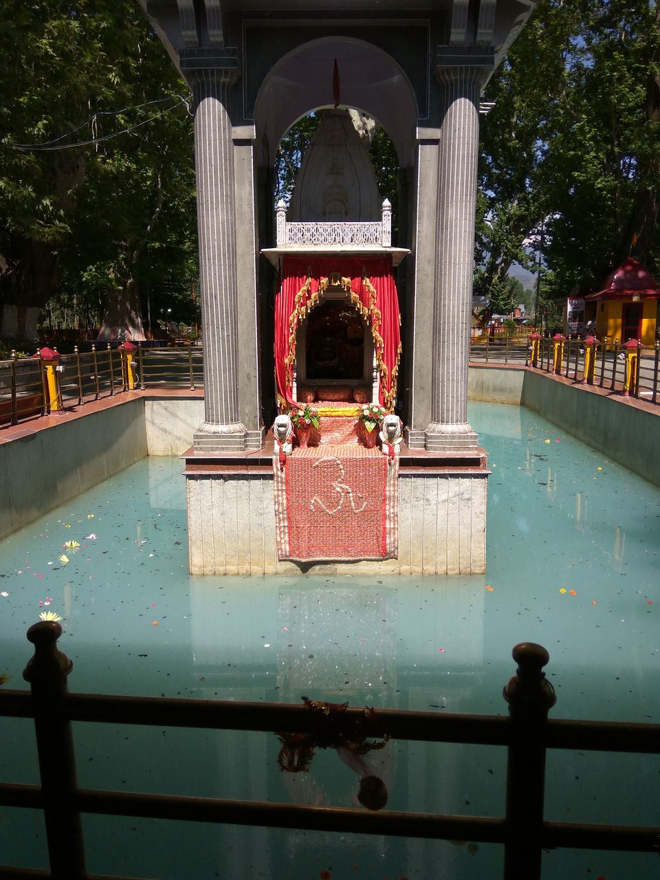 Photo of Kheer Bhawani Temple, Tulmulla by Saloni Goyal