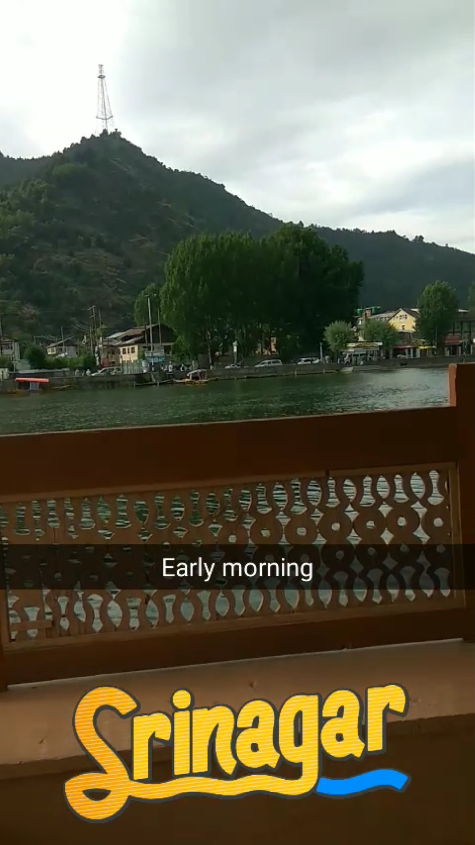 Photo of Kashmir Guide : Part 5 Dal lake - An Isolated Stretch From The Main Town by Saloni G