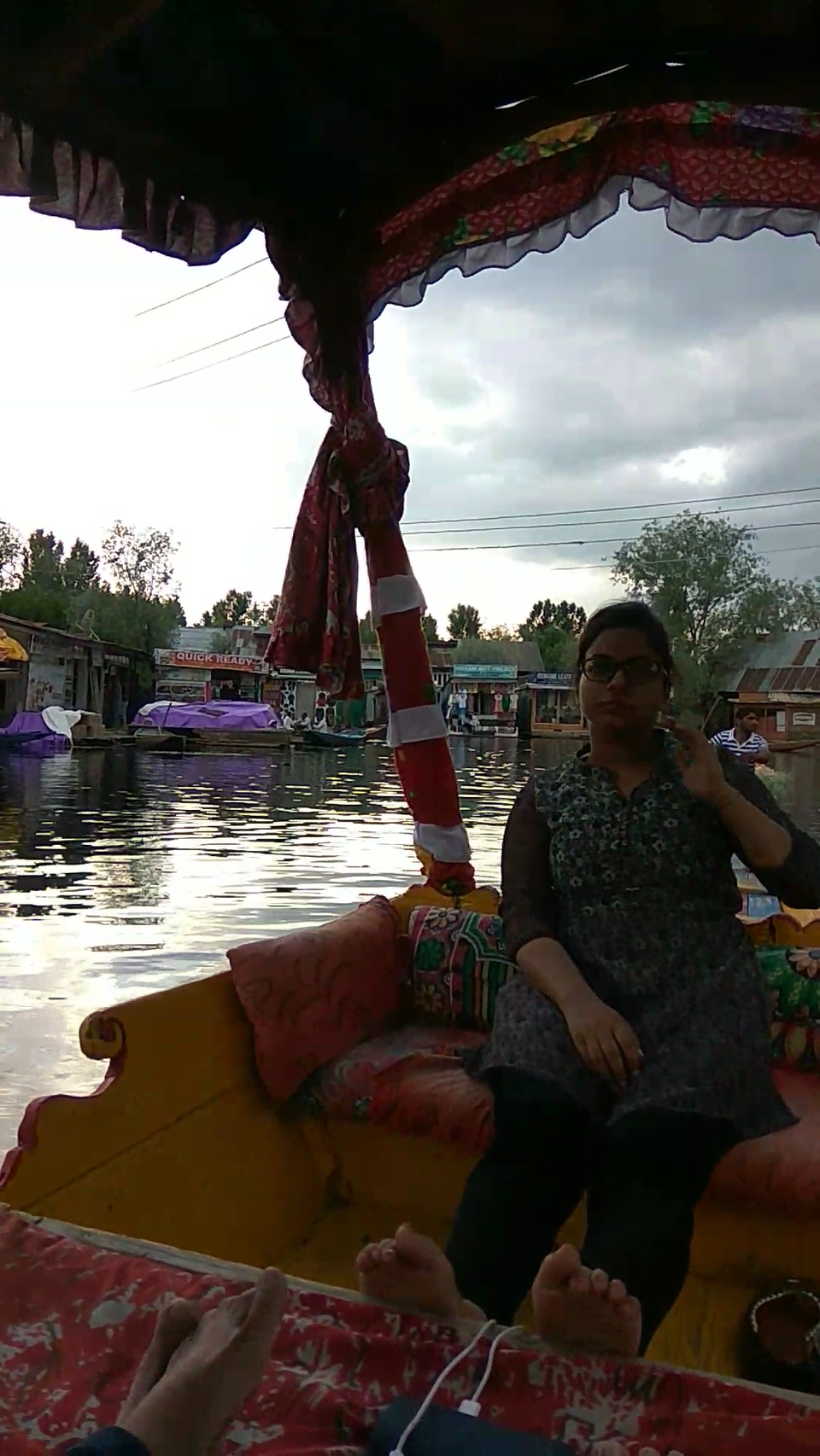 Photo of Kashmir Guide : Part 5 Dal lake - An Isolated Stretch From The Main Town by Saloni G
