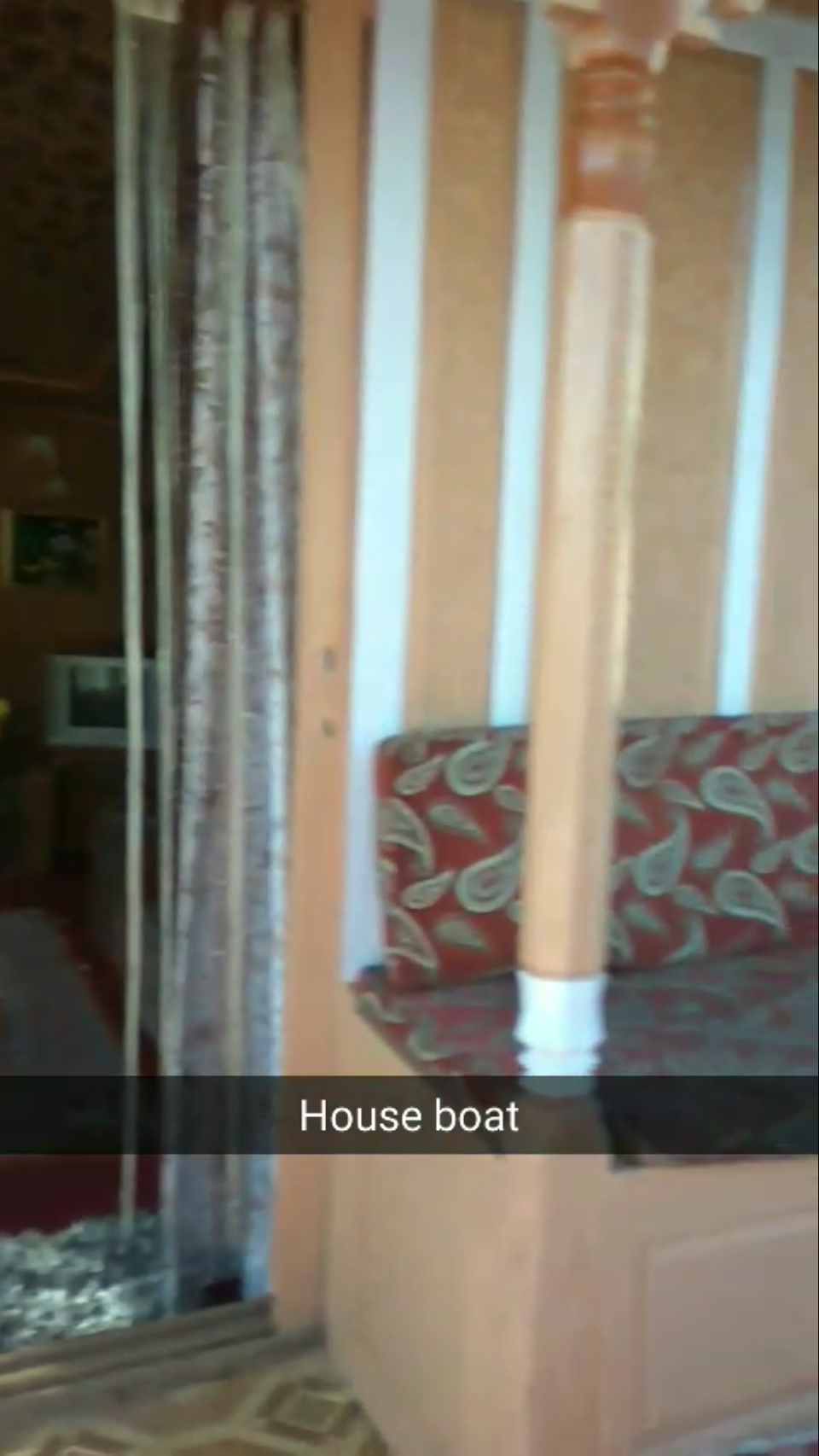 Photo of Kashmir Guide : Part 5 Dal lake - An Isolated Stretch From The Main Town by Saloni G