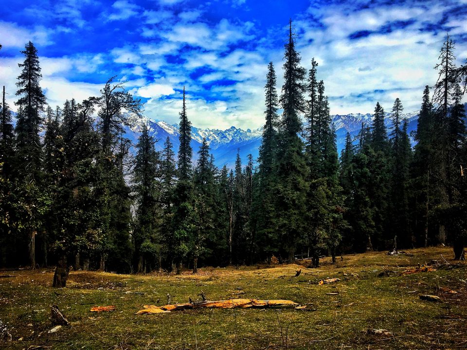 Photo of Kedarkantha Bace Camp, Singtur Range, Uttarakhand, India by Shashank Anand