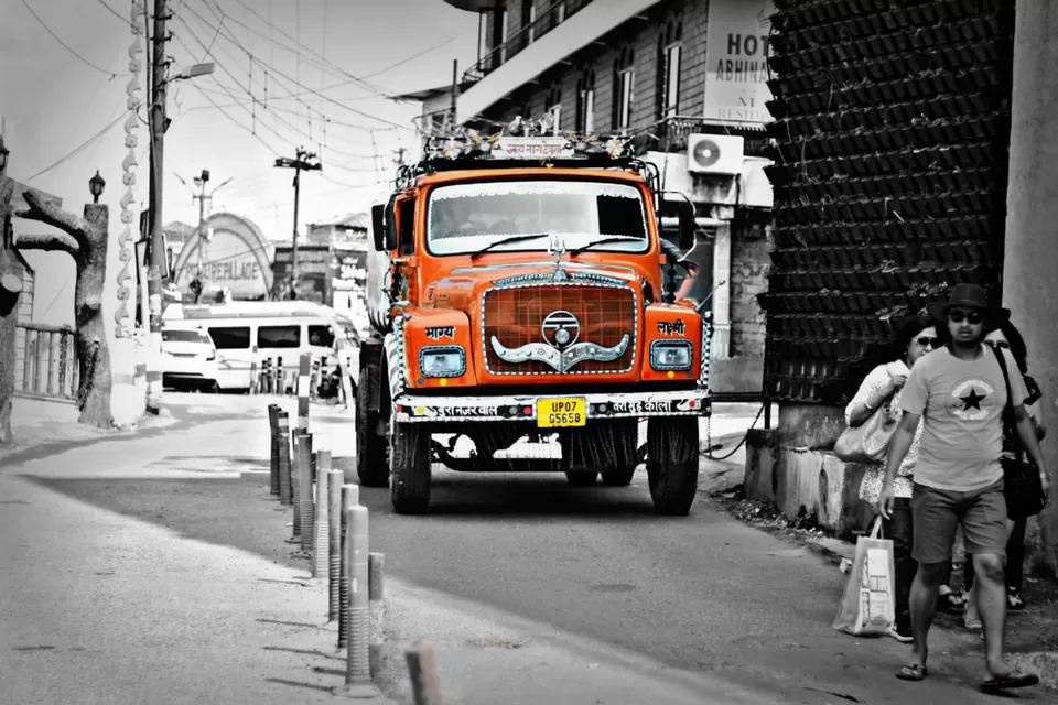 Photo of Life of mussoorie by Sonu Verma