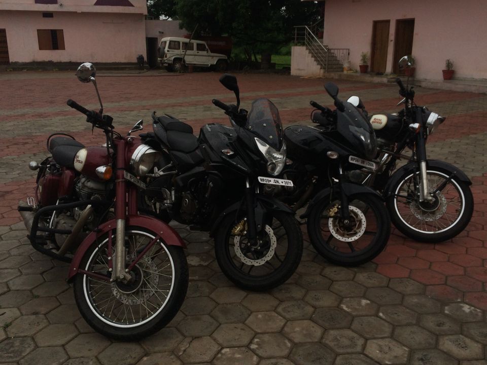Photo of Challenging ride to Mandu 4/26 by Ashutosh Shrivastava