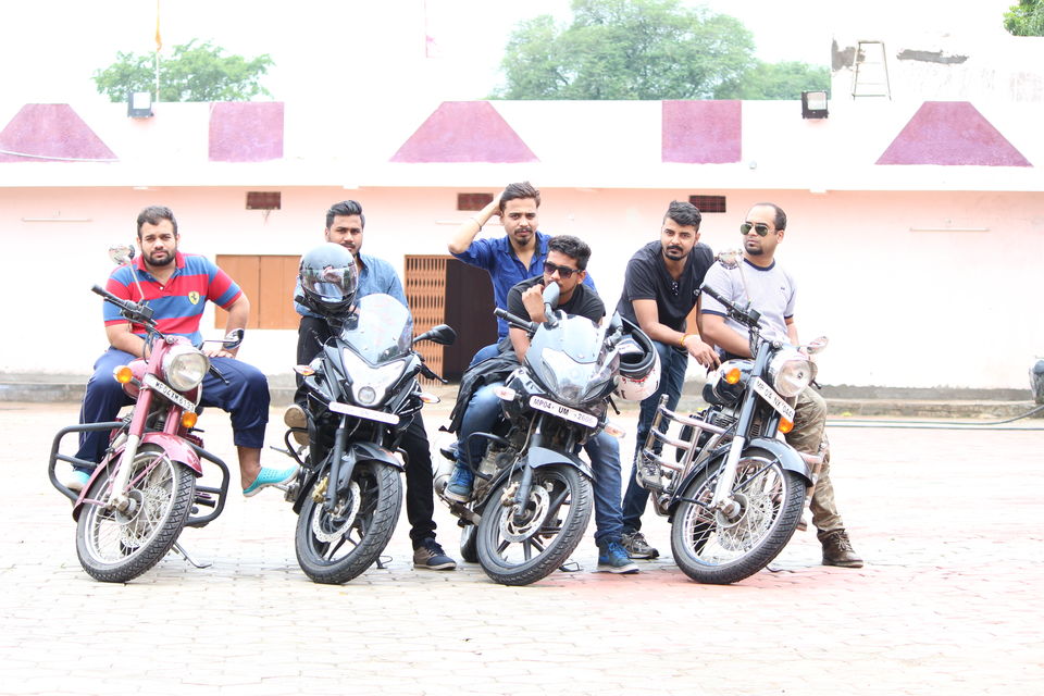Photo of Challenging ride to Mandu 17/26 by Ashutosh Shrivastava