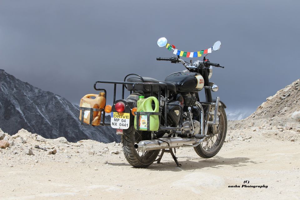 Photo of Chasing the dreams in the land of Monks- Ladakh ( A Road of 11 Dangerous passes) 27/62 by Ashutosh Shrivastava