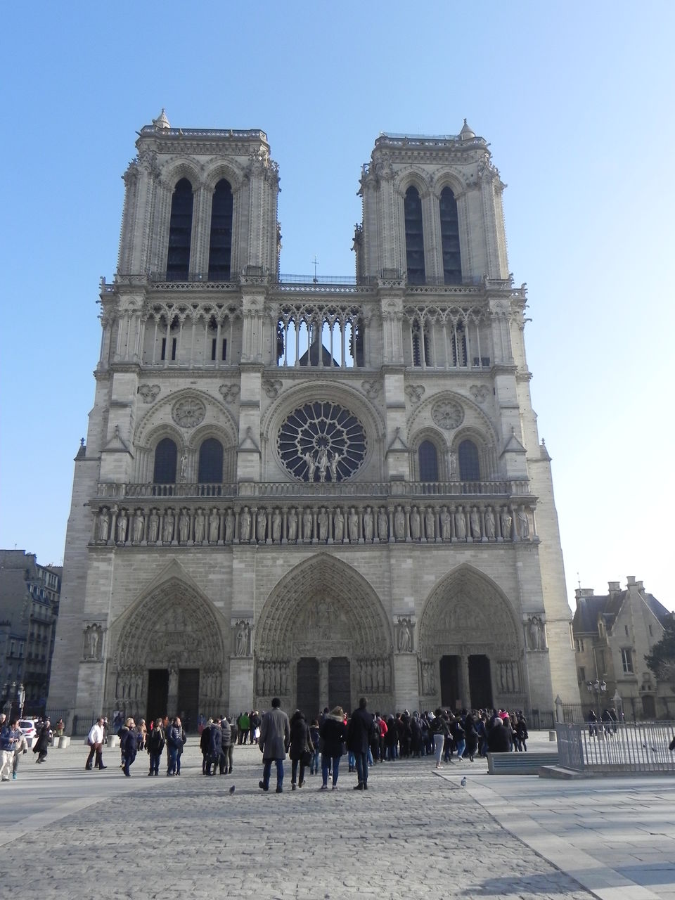 Photo of Cathédrale Notre-Dame de Paris, Parvis Notre-Dame - place Jean-Paul-II, Paris, France by Animesh Sood