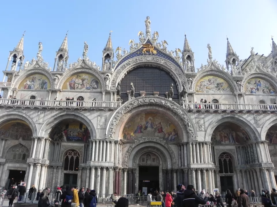 Photo of Saint Mark's Basilica, Piazza San Marco, Venice, Metropolitan City of Venice, Italy by Animesh Sood