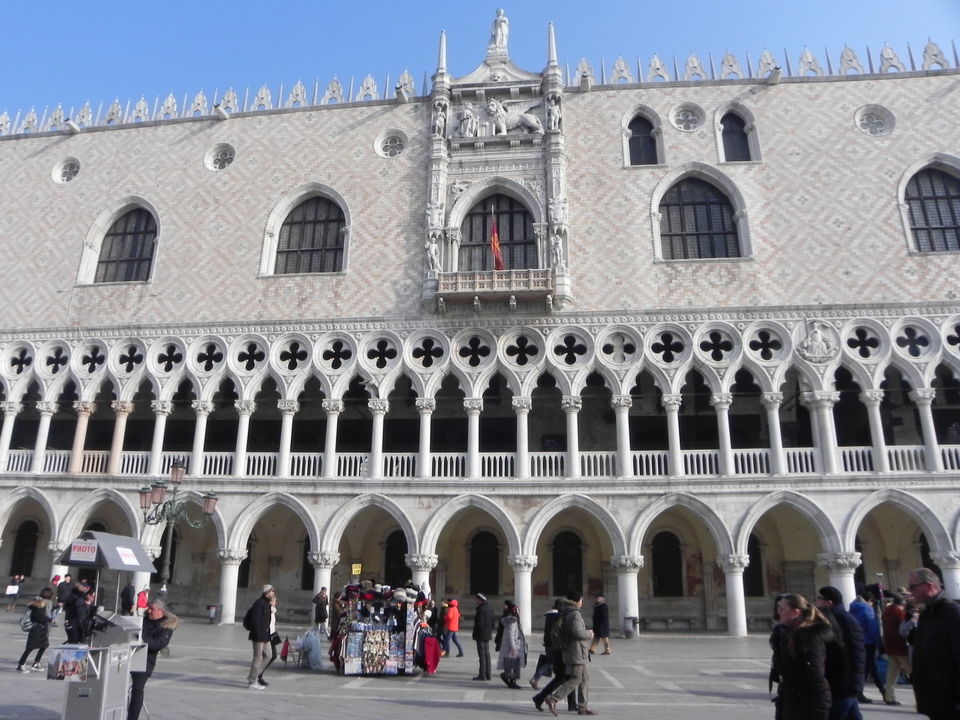 Photo of Doge's Palace, Piazza San Marco, Venice, Metropolitan City of Venice, Italy by Animesh Sood