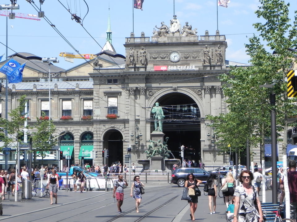 Photo of Bahnhofplatz, Zürich, Switzerland by Animesh Sood