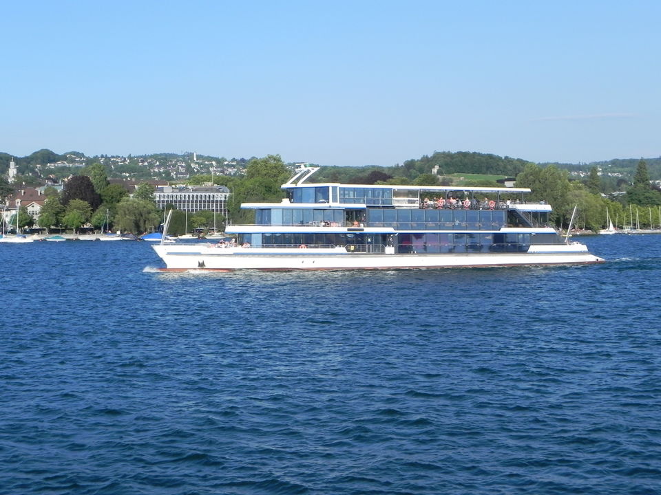 Photo of Lake Zurich, Switzerland by Animesh Sood