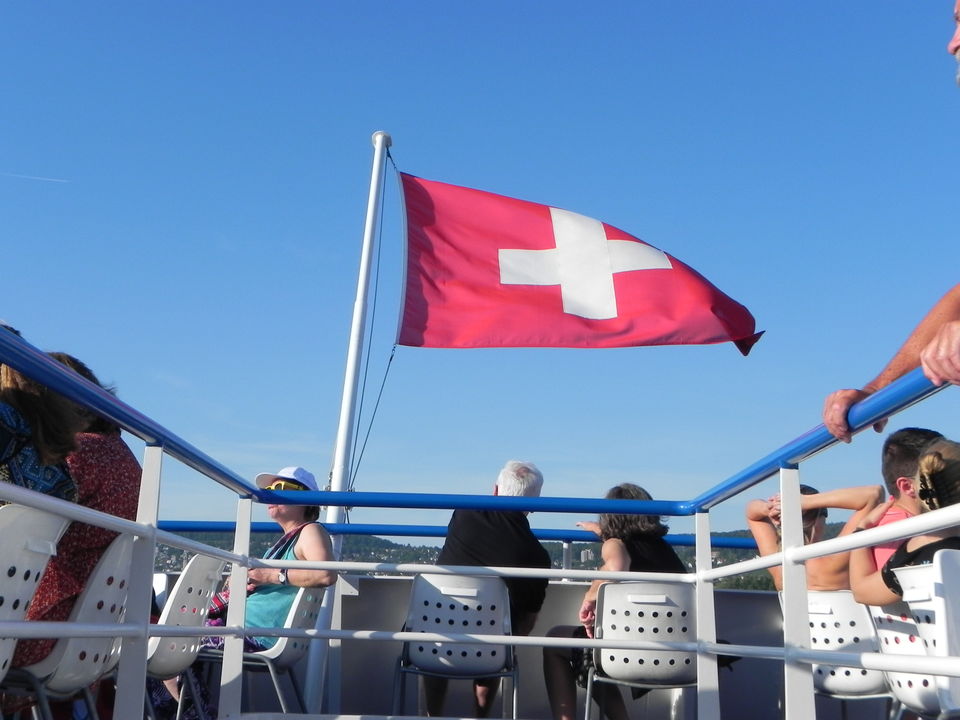 Photo of Lake Zurich, Switzerland by Animesh Sood