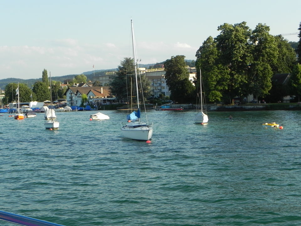 Photo of Lake Zurich, Switzerland by Animesh Sood