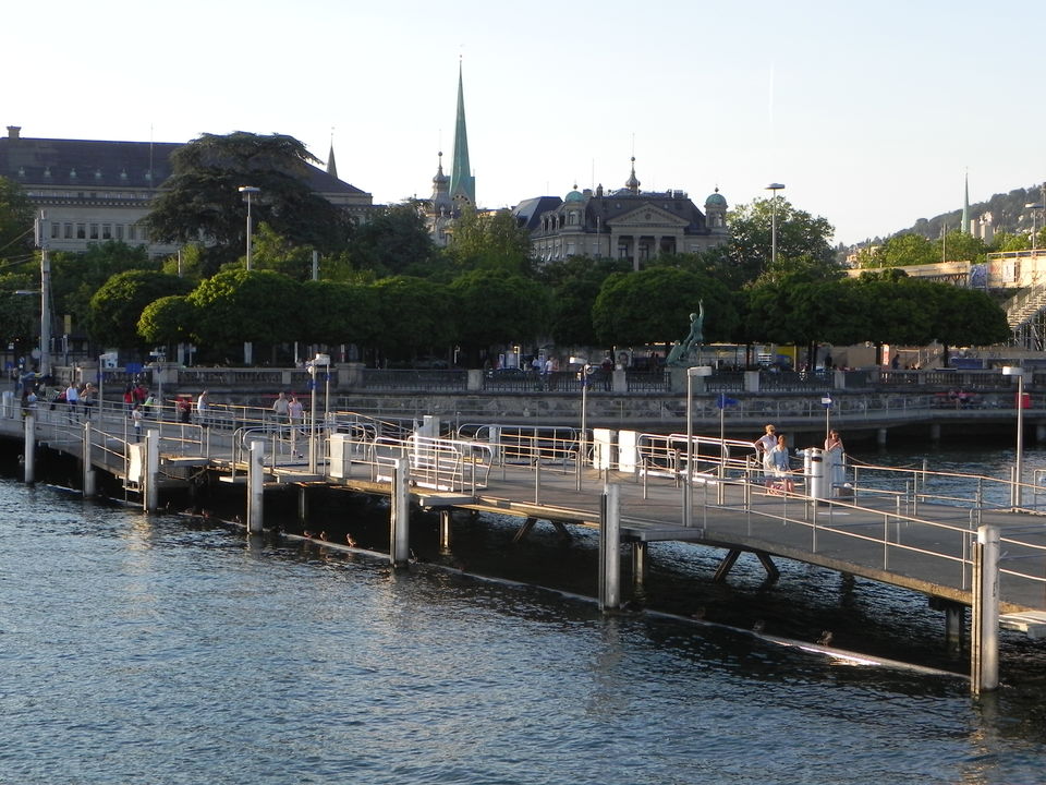 Photo of Lake Zurich, Switzerland by Animesh Sood