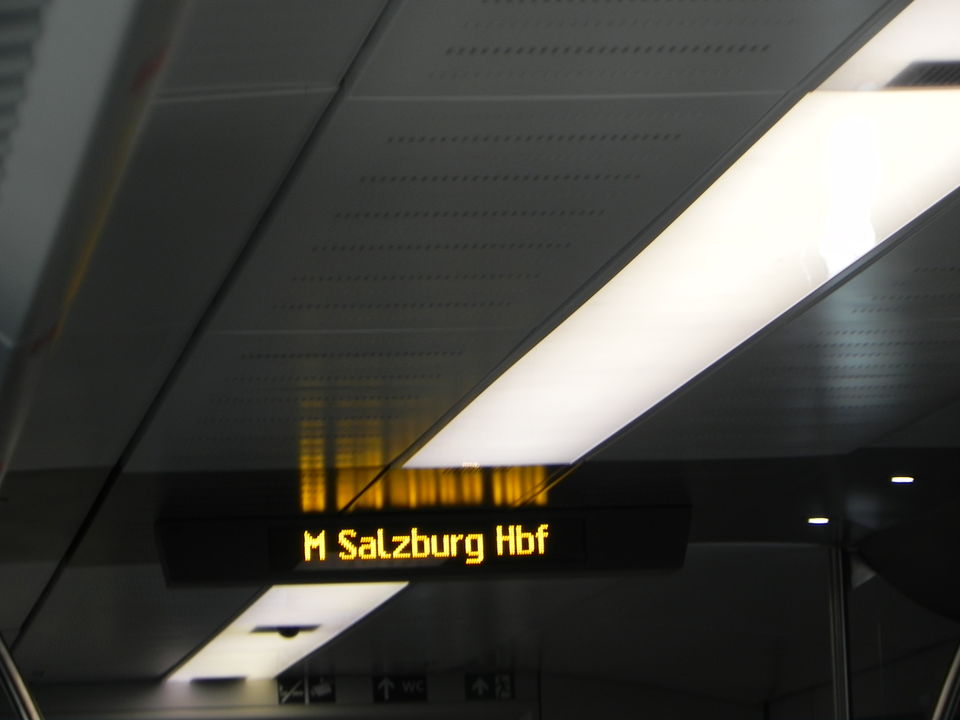 Photo of Munich Hauptbahnhof (Main Station), Arnulfstraße, Munich, Germany by Animesh Sood