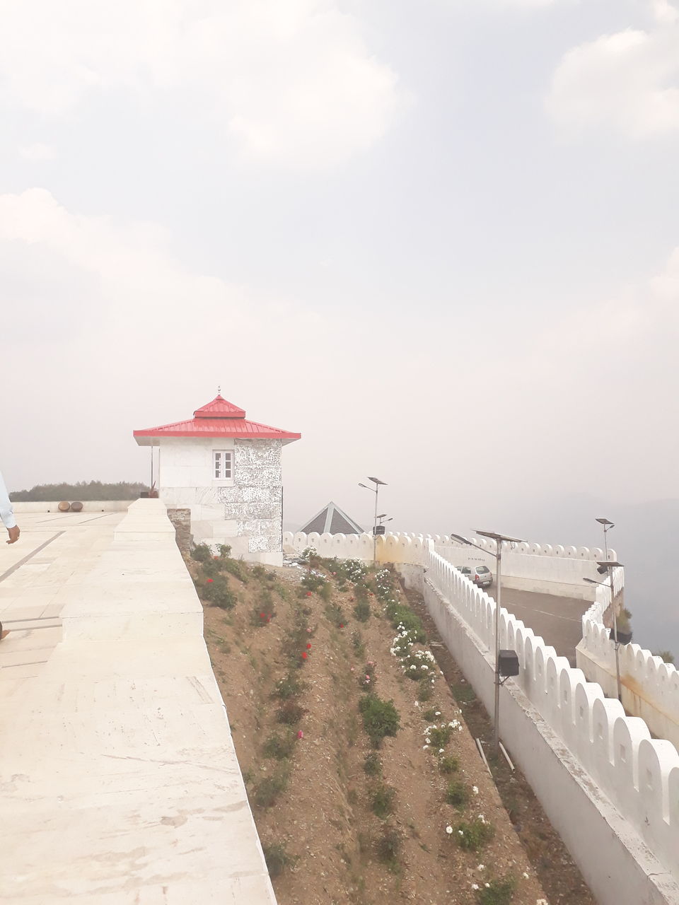 Photo of Kali Ka Tibba, Solan, Himachal Pradesh, India by Himakshi Joshi