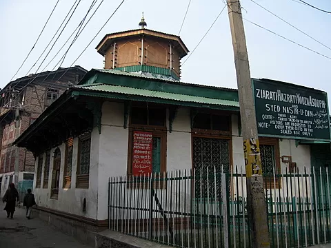 Photo of Rozabal, Khaniyar, Srinagar by Kanj Saurav