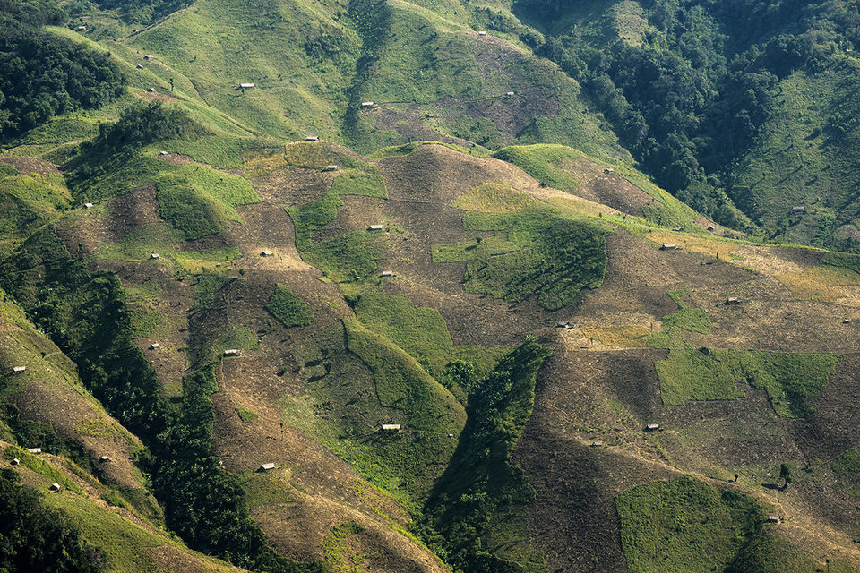 Photo of मौन: दोहरी नागरिकता, 60 पत्नियाँ और आदम शिकारी जैसे अजीब रिवाज़ हैं भारत के इस गाँव में! 2/10 by Kanj Saurav