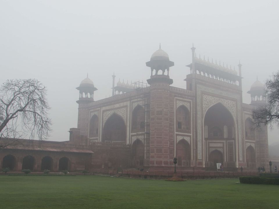 Photo of DELHI TO AGRA : THE UNPLANNED WINTER TRIP 3/16 by Aashish Aanand