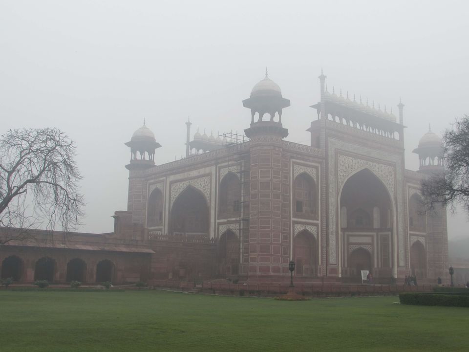 Photo of DELHI TO AGRA : THE UNPLANNED WINTER TRIP 4/16 by Aashish Aanand